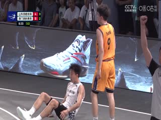 冬天午夜走在大街的視頻